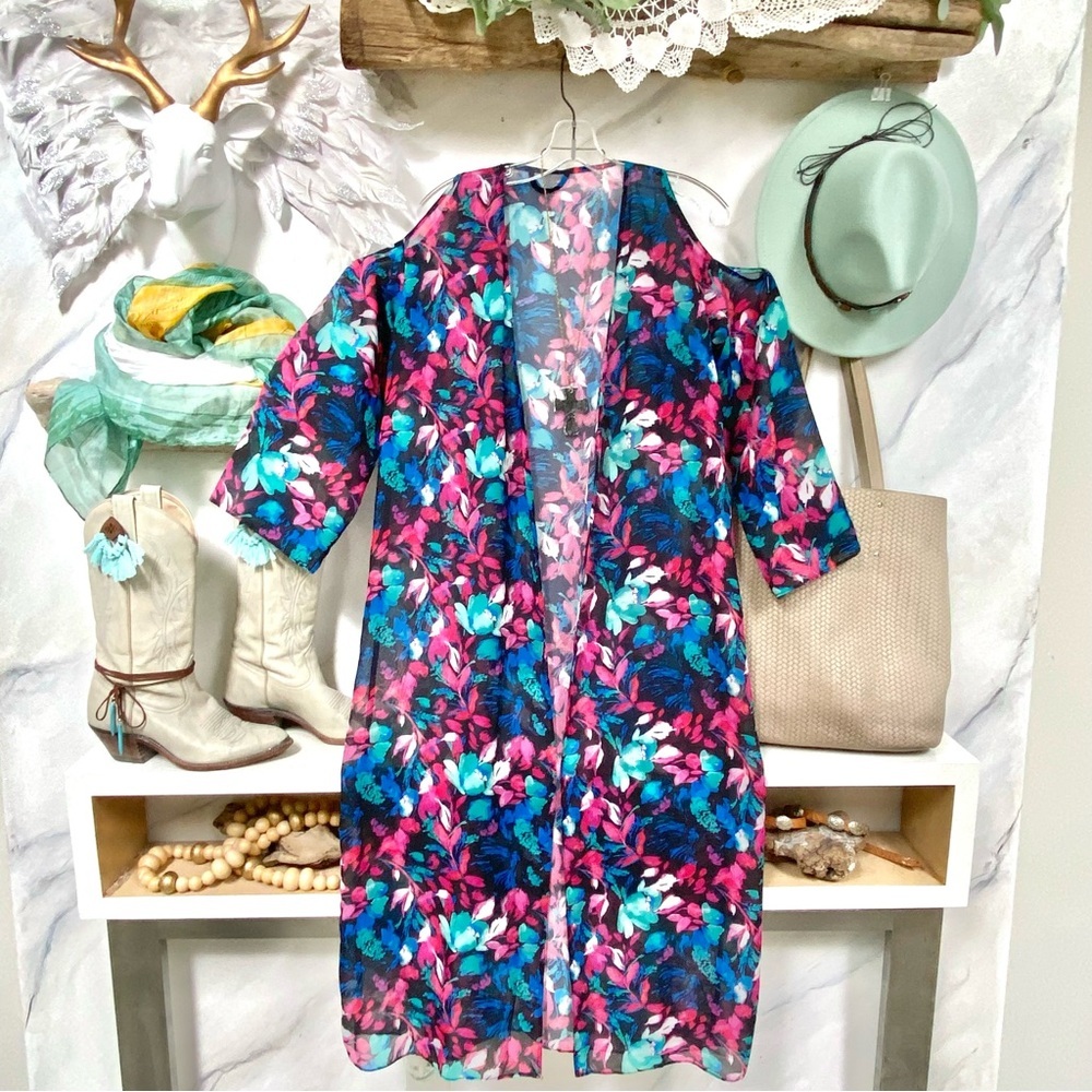 Semi sheer boho duster w floral beach resort vacay vibe
